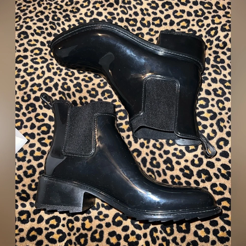 Stylish Black Women's Boots - Picture 4 of 8